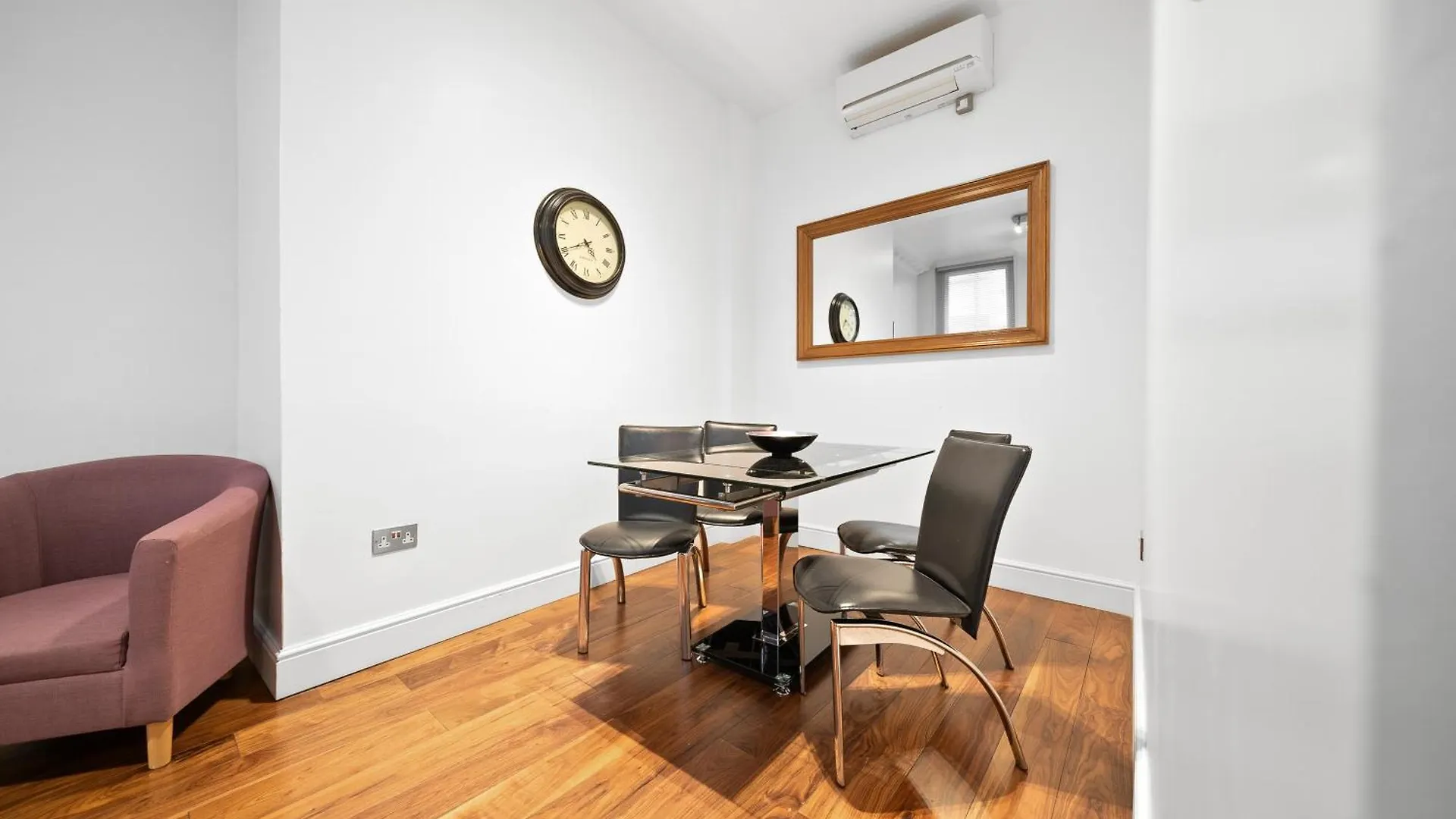Ferienhaus Apartment 1, 48 Bishopsgate By City Living London